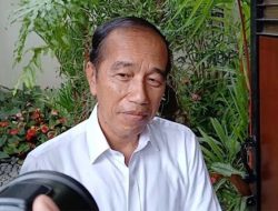 Tuding Ada Kekuatan Besar di Balik Polemik Ijazah Palsu, Jokowi Cuma Bikin Gaduh