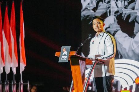 Kaesang Bela Jokowi: Bapak Tak Menuduh Partai Biru Dalang Isu Ijazah Palsu