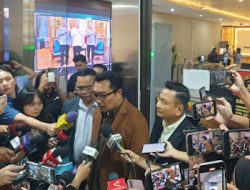 Babak Belur! Rocky Gerung Dipermalukan Pitra Romadoni Dalam Debat Panas di Rakyat Bersuara