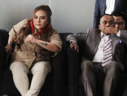 Tak Mau Menyerah, Lisa Mariana Tetap akan Tes DNA Ulang di Singapura