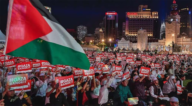 Aksi Solidaritas Malaysia untuk Gaza: Ribuan Warga Berdoa di Dataran Merdeka