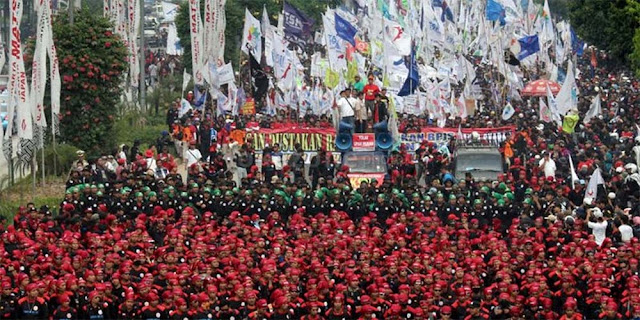 Buruh Demo di DPR Hari Ini: 4.531 Aparat Gabungan Dikerahkan dan Arus Lalin Bakal Dialihkan