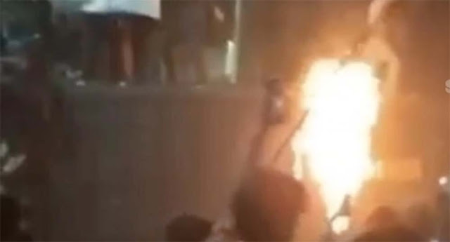 Massa Lempari Mako Brimob Kwitang Pakai Molotov, Polisi Pembunuh!
