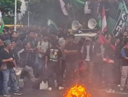 GMNI dan HMI Geruduk Mabes Polri: Usut Tuntas Tewasnya Ojol, Kapolri Harus Mundur!