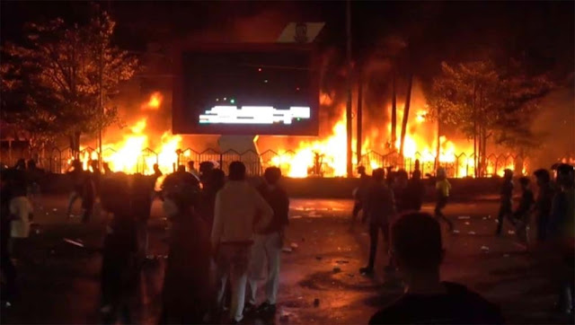 DPRD Makassar Dibakar Massa, Tiga Orang Tewas