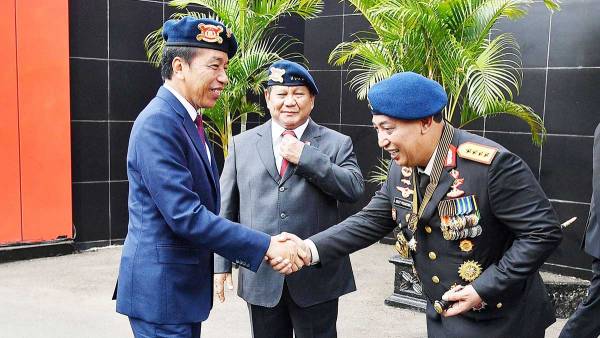Presiden Prabowo Diminta Ganti Kapolri dan Kepala BIN