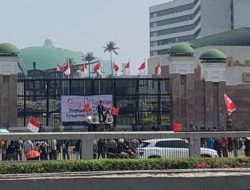 Demo GMNI di Gedung DPR: Makzulkan Gibran, Adili Jokowi, Sahkan RUU Perampasan Aset!