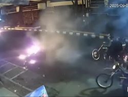 Kampus UNISBA dan Unpas Bandung Diberondong Gas Air Mata Dini Hari, 3 Satpam Terkapar Lemas
