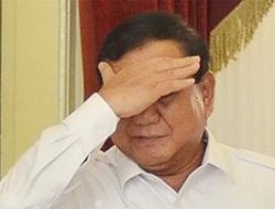 Mungkinkah Prabowo Jatuh Sebelum Desember 2025?