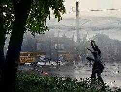 Ketika Rakyat Berjuang Sendirian