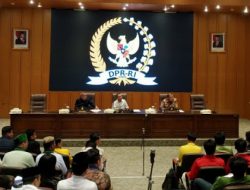 Pimpinan DPR Minta Maaf di Depan Mahasiswa