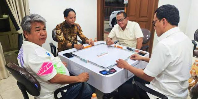 Raja Juli Malah Main Domino Bareng Tersangka Pembalakan Liar, Kok Bisa?