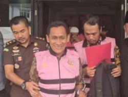 Tanpa Beban, Potret Pj Kades di Bekasi Tersenyum Saat Jadi Tersangka Korupsi Dana Desa Rp 2,6 Miliar