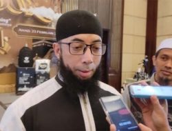 Ustaz Khalid Basalamah Kembalikan Uang ke KPK, Terjebak Pusaran Korupsi Kuota Haji?