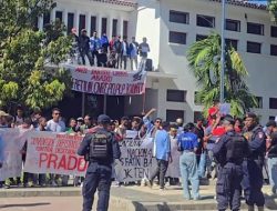 Mirip Indonesia, Demo Ricuh di Timor Leste Dipicu Pengadaan Mobil Mewah Anggota DPR