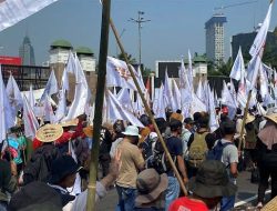 Massa Demo Hari Tani Nasional Tiba di DPR, Jalan Gatsu Arah Slipi Ditutup