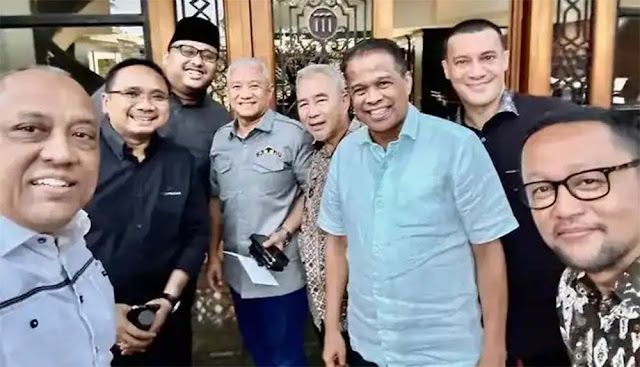 Aneh! Jubir Yaqut Bantah Ada Pertemuan di Maktour, Pemilik Travel Haji Malah Membenarkan