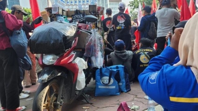 WOW! Paket Bansos Wakil Presiden RI Muncul di Tengah Aksi Hari Tani