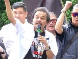 Roy Suryo Orasi Berapi-api: Jokowi dan Kroninya Harus Kita Giring Masuk KPK