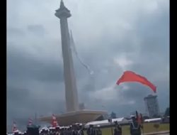 Viral Bendera Merah Putih Raksasa Robek dan Terbelah Dua Saat Gladi HUT TNI di Monas