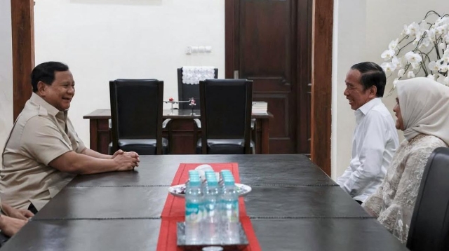 Rocky Gerung soal Urgensi Pertemuan Prabowo-Jokowi: Apakah Jokowi Mulai Gelisah soal Gibran & Bobby?