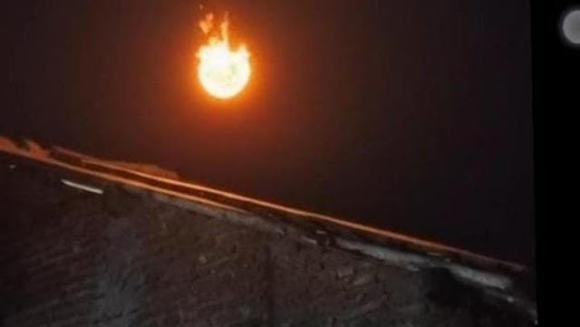 Viral, Ledakan Bola Api Raksasa di Langit Kagetkan Warga Cirebon