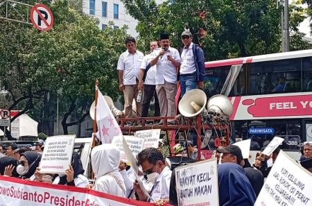 Ratusan Pedagang Demo di DPRD DKI, Protes Larangan Jual Rokok di Raperda KTR