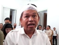 Dedi Mulyadi Beri 2 Opsi ke Warga: Bantuan Tunai atau Kerja di Pemprov, Pilih Mana?