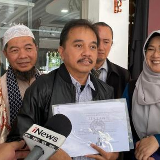 Roy Suryo Buka Suara Soal Ziarah ke Makam Orang Tua Jokowi, Alasannya Bikin Heboh!