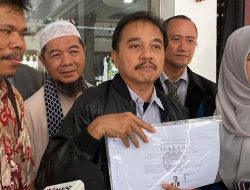 Roy Suryo Bongkar Ijazah Jokowi: 99,9% Palsu!