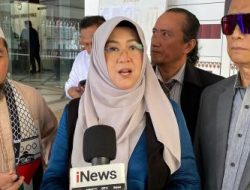 Dokter Tifa Bongkar Kejanggalan Salinan Ijazah Jokowi di KPU, Ini 3 Fakta Mencengangkan!