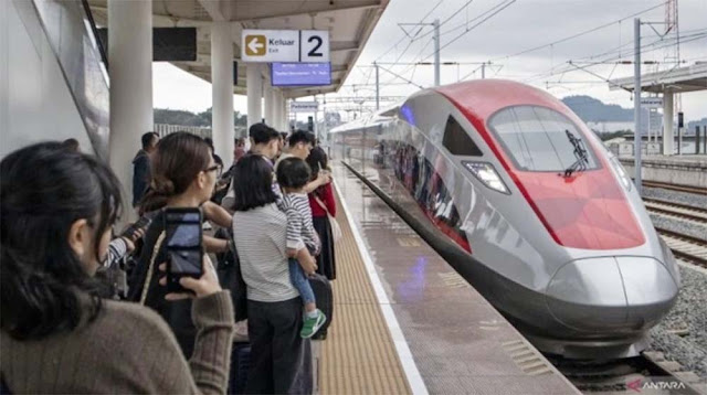 Kereta Cepat Whoosh Ancaman untuk Indonesia? Ini Kata Pakar yang Bikin Waspada