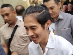 DJ Panda Kabur dari Wartawan, Bungkam Soal Kasus Erika: Ada Apa di Balik Pemeriksaan 4 Jam Polisi?