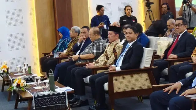 Raja Juli Bongkar Isu Ijazah Asli Saat Pidato di Depan Jokowi, Apa yang Terjadi?