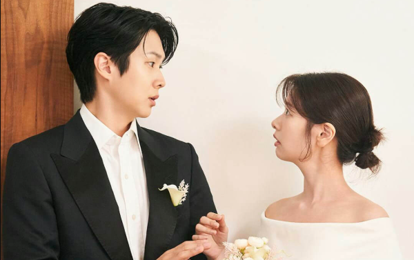 Choi Woo-shik & Jung So-min: Chemistry Panas yang Bikin Klepek-klepek di Would You Marry Me?