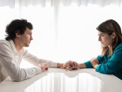Perempuan Cerdas, Pernikahan Bahagia: Ini Rahasia yang Jarang Diketahui
