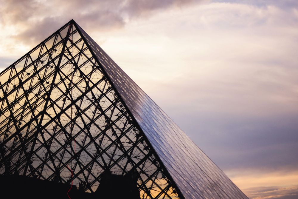 8 Perhiasan Louvre Raib! Begini Kronologi Maling Bobol Museum Terkenal di Dunia