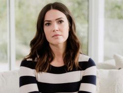 Mandy Moore: Dari Lagu Cinta Remaja hingga Panggung Prestisius Hollywood