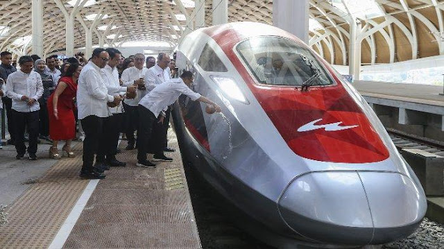 Cair Kapan? Menko AHY Bocorkan 2 Skema Baru untuk Lunasi Utang Kereta Cepat Whoosh