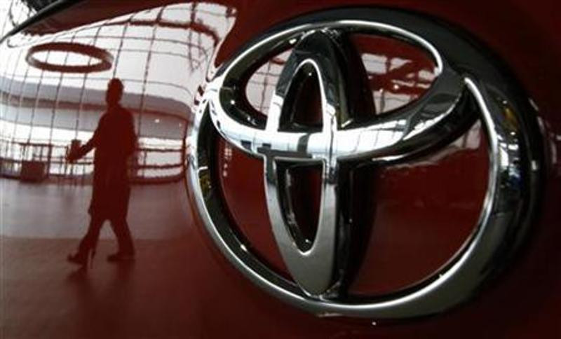 Sudah dari 2015! Mobil Toyota Ternyata Bisa Langsung Pakai Bensin Etanol