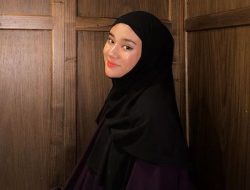 Sholat Aku Tinggalkan! Derita Clara Shinta di Ujung Tanduk Bikin Mirip