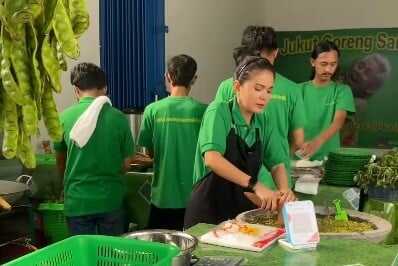 Karina Ranau, Istri Epy Kusnandar: Kisah Pilu Jadi Korban Palak Preman yang Bikin Geram