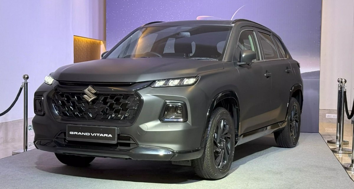 Grand Vitara Blaq Edition Resmi Diperkenalkan di GJAW 2025, Siap Gemparkan Market?