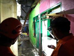 Hujan Badai Terjang Bekasi, Begini Kondisi Terkini Sejumlah Rumah yang Rusak!