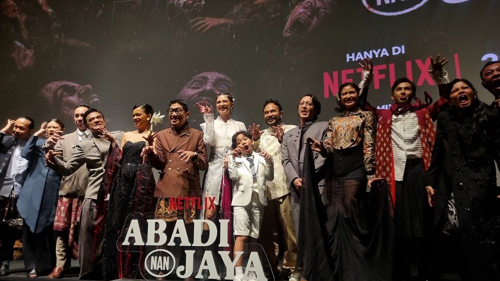 Abadi Nan Jaya: Zombie Mengamuk, Tradisi Lokal Jadi Senjata!
