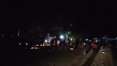 Ricuh di Sorong: Aksi Protes Bakar Mahkota Cendrawasih yang Berujung Rusuh dan Gas Air Mata