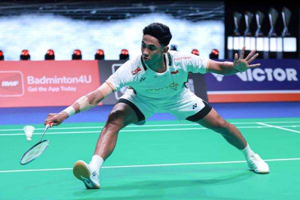 French Open 2025: Alwi Farhan Tumbang Dramatis di Tangan Juara Dunia, Gim Penentu Bikin Miris!