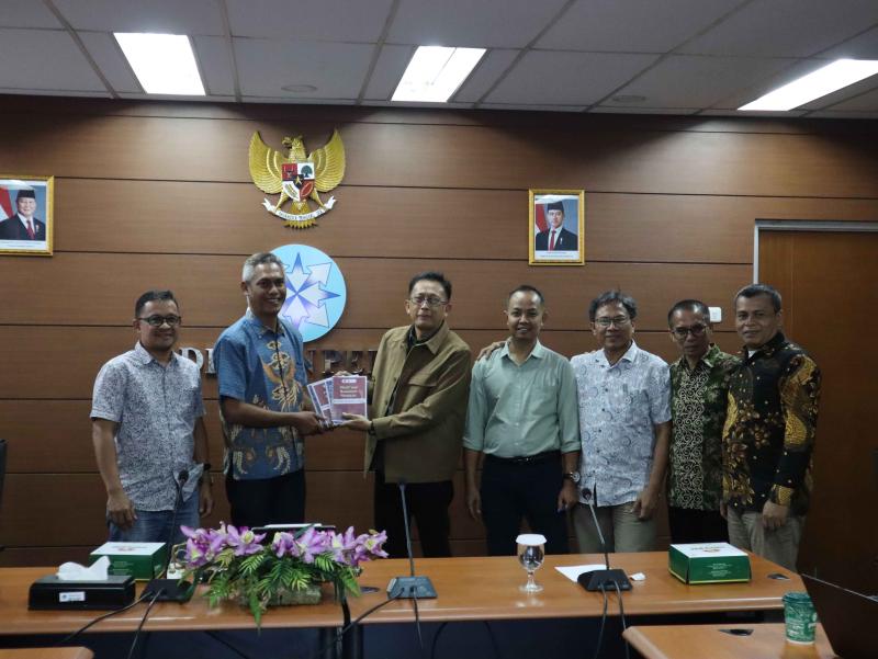 Gawat! AJI Bongkar PHK Sepihak & Gaji Jurnalis di Bawah UMR, Ini yang Terjadi di Balik Layar Media