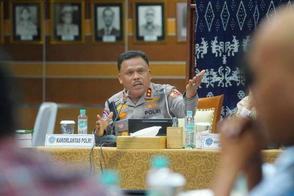 Korlantas Polri Puji Inovasi Ditlantas Jatim: Rahasia Raih 3 Penghargaan Bergengsi di 2025!