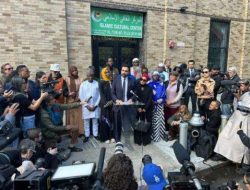 Zohran Mamdani vs Islamofobia: Calon Wali Kota Muslim New York yang Unggul di Polling Meski Dihujat Rasial